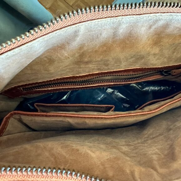 Pascado Leather Shoulder Bag, size 14" x14" - Picture 9 of 9